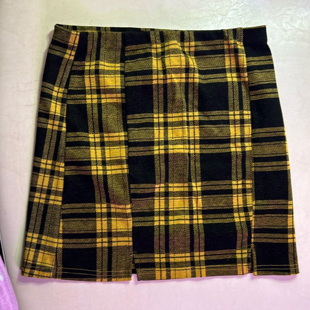 Plaid mini skirt